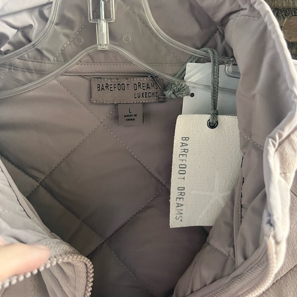 Barefoot Dreams Quilted Jacket - Picture 8 of 11